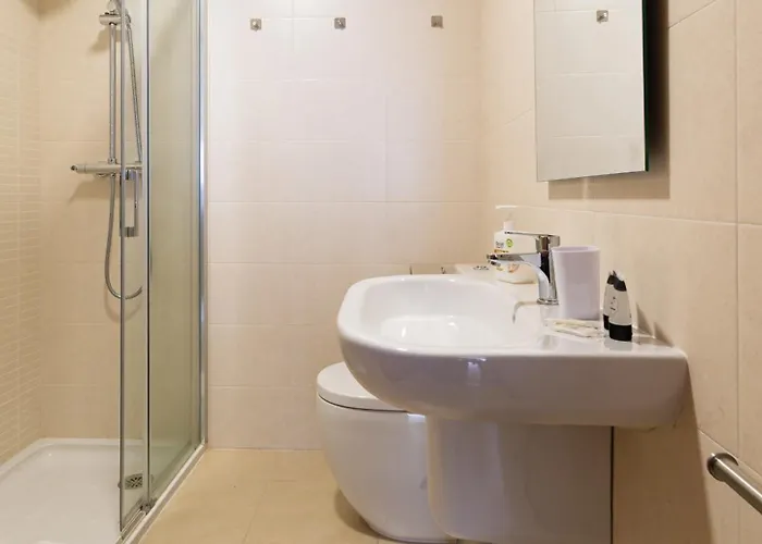 Gran Con Parking By Panama * 比戈